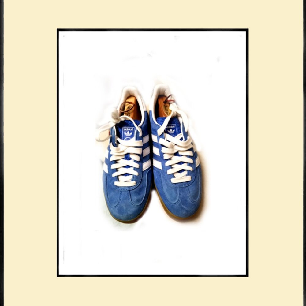New Rare & Unique Adidas Originals Gazelle Blue & White Sneakers Athletic Shoes